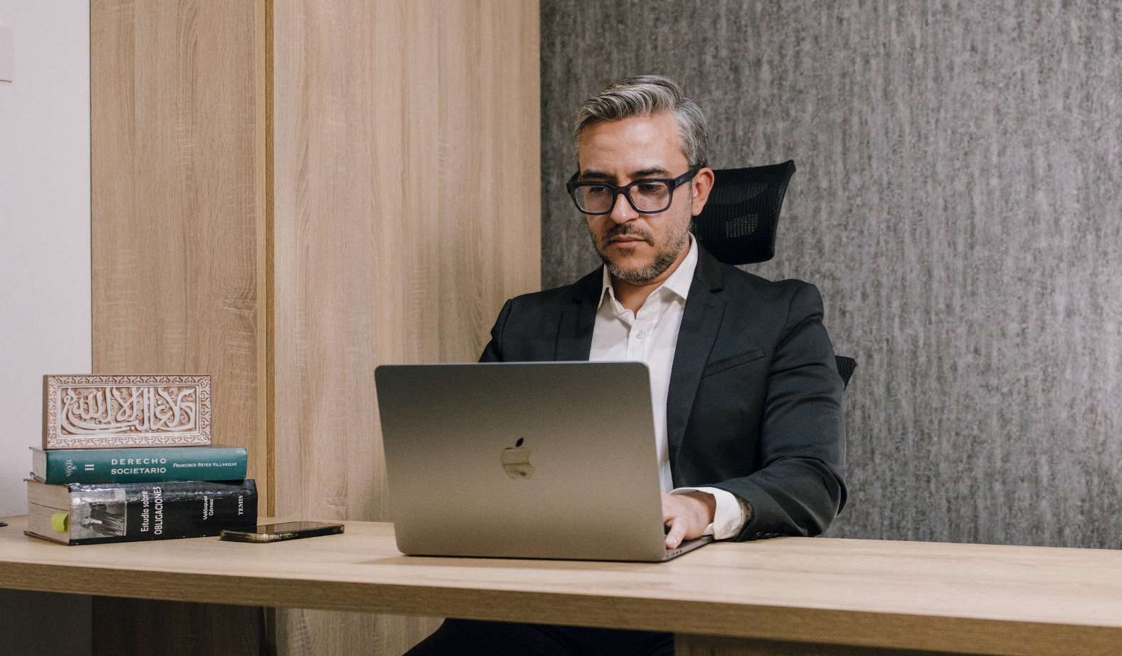Cumplimiento normativo y gestión de riesgos empresariales | V&O